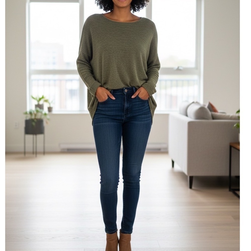 H&M Divided Green Knit‎ Sweater Relaxed Fit Long Sleeve Women's Medium